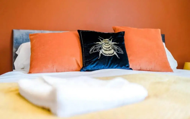 Fresh, new, stylish Chester Town House to sleep 6