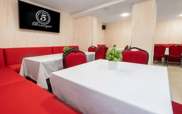 Hotel Boutique 5