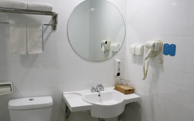 Hanting Hotel Fuxin Jiefang Square