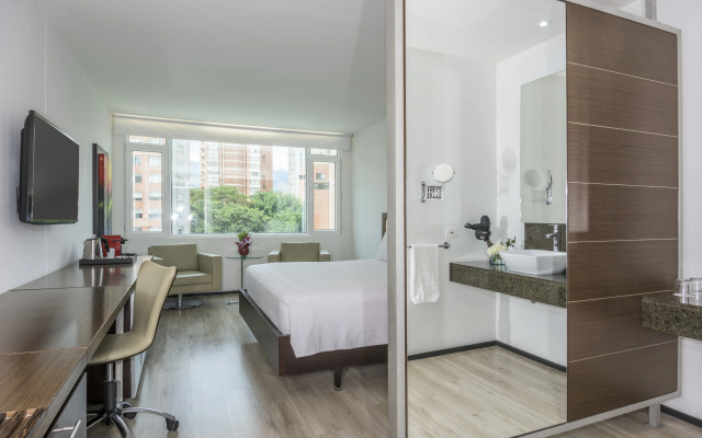 NH Collection Medellín Royal