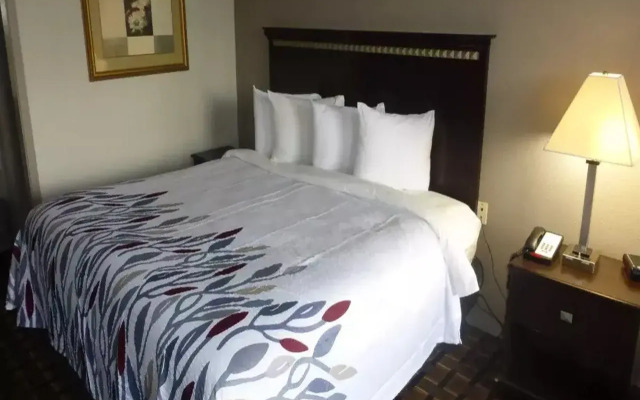 Red Roof Inn Evergreen