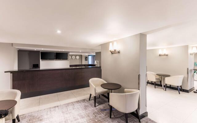 Radisson RED Hotel London Heathrow