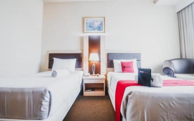 Reddoorz Premium @ Losari Area