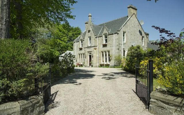 Ravenscourt House