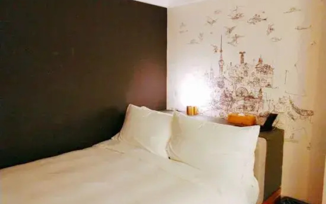 Yuzhan No.8 Art Hotel (Shanghai Beach Branch)