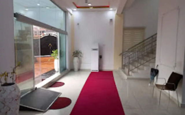 Time Oak Hotel and Suites Royale