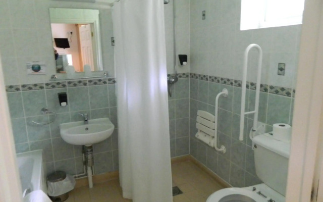 Best Western Cedars Hotel