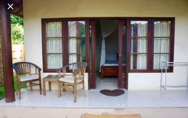 Romeo Beachfront Bungalow