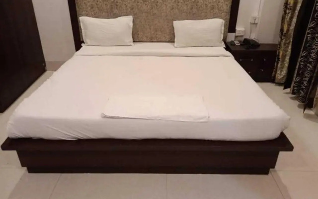 Oyo 93022 Krishna Stay In