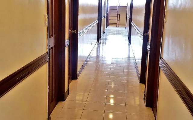 OYO 406 Royal Parc Inn & Suites (Vaccinated Staff)