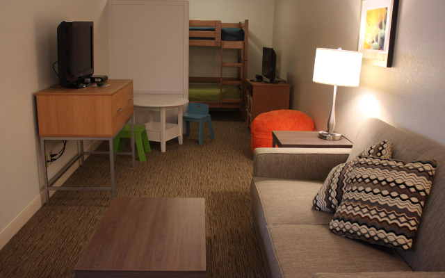 Holiday Inn Express Munising-Lakeview by IHG