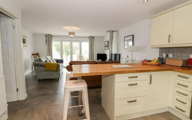 54 The Moorings