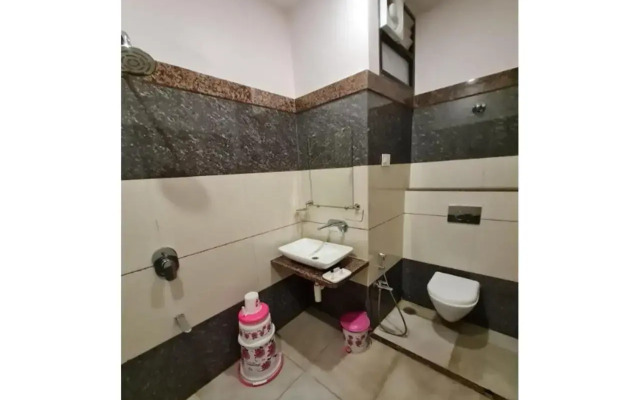 OYO 19312 Hotel Shiv Shakti
