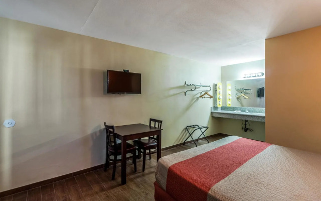 Motel 6 Blythe, CA - South