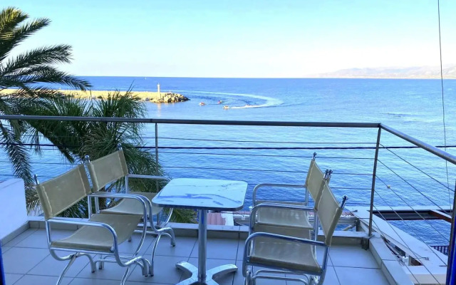 Kassavetis Center - Hotel Studios & Apartments