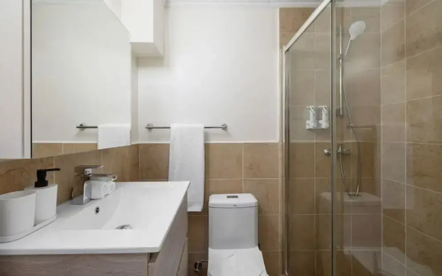 Upscale Gated Community Oasis Close to the Beach