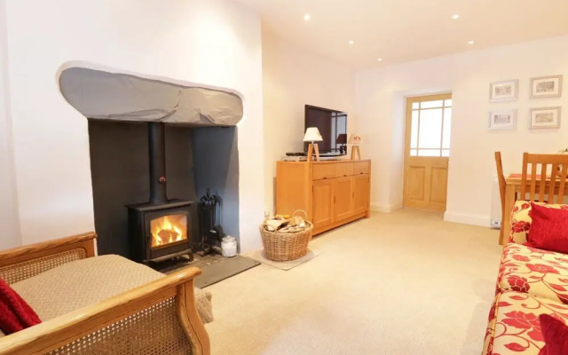 19 Cwmorthin Road