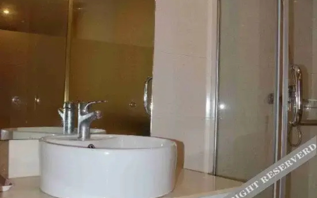 Yijia Hostel