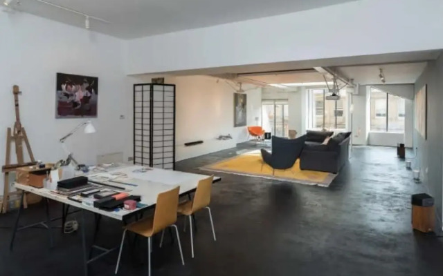Awe-inspiring Townhouse With Balcony and Terrace