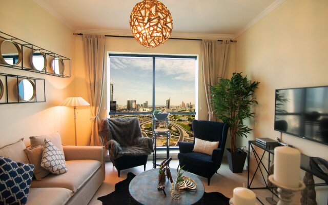 Lux BnB I X1 Tower I Golf Course & Sea Views