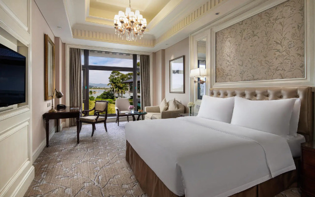 The Carp Islet Resort