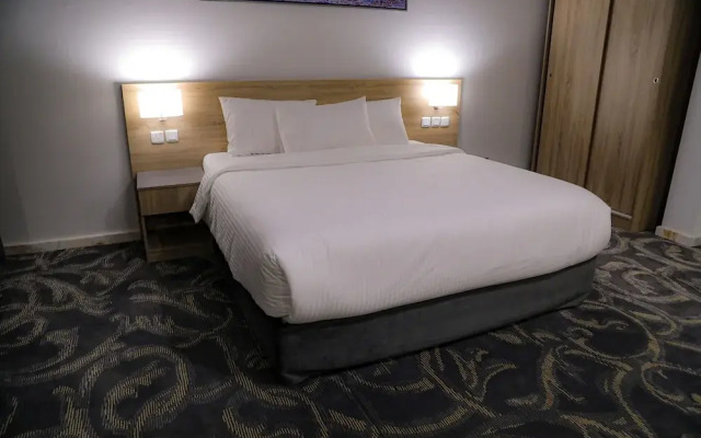 Laten Suites Al Salim Plaza
