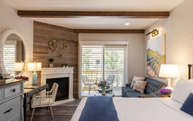 Dry Creek Inn MOD Collection by Sonesta