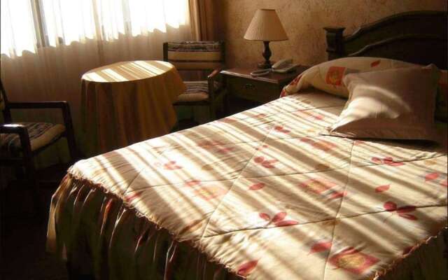 Hostal Versalles