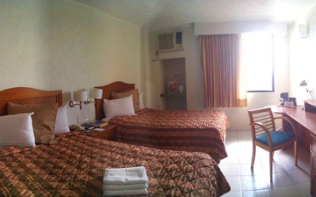 Hotel & Suites Real del Lago