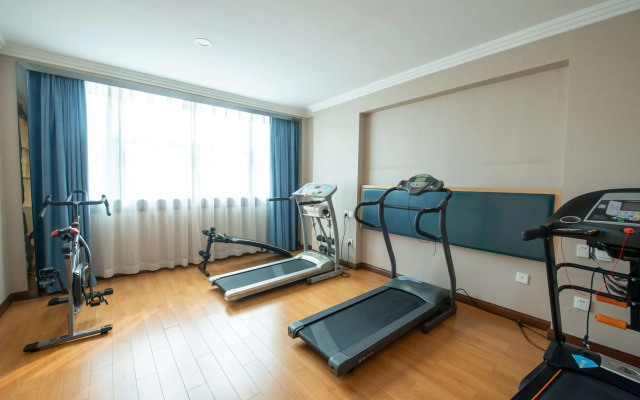 Ramada by Wyndham Encore Kaili West