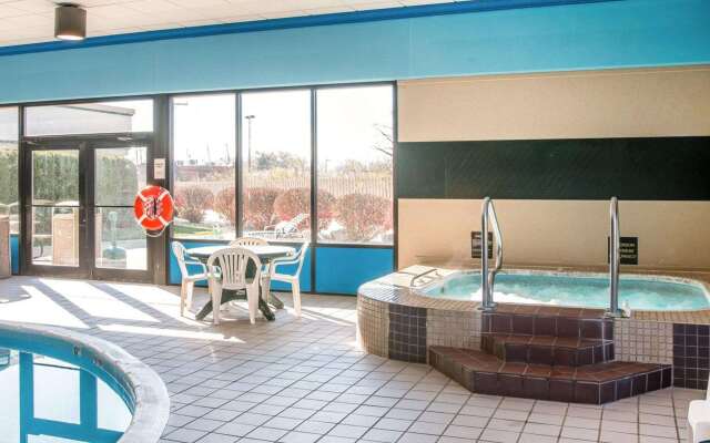 Quality Inn & Suites Monroe