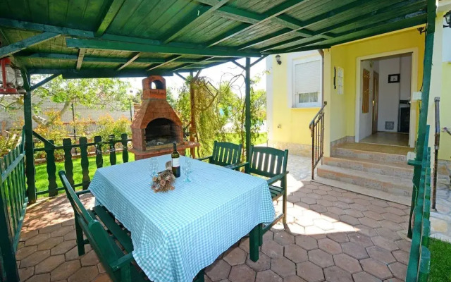 Adorable Holiday Home With Private Pool & Covered Terrace