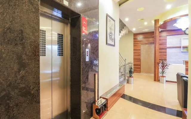 OYO 7583 Hotel Suraj Palace 1