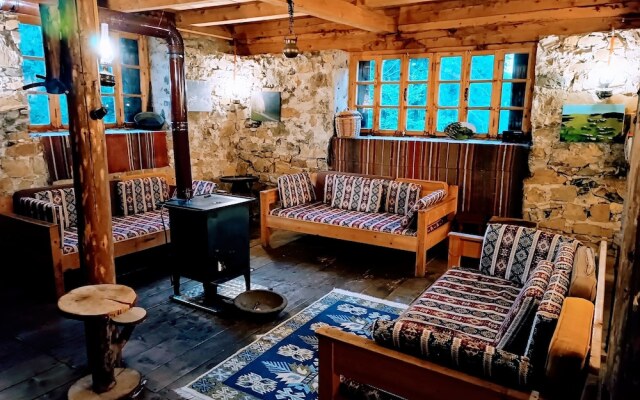 Demircioglu Pokut Dag Evi