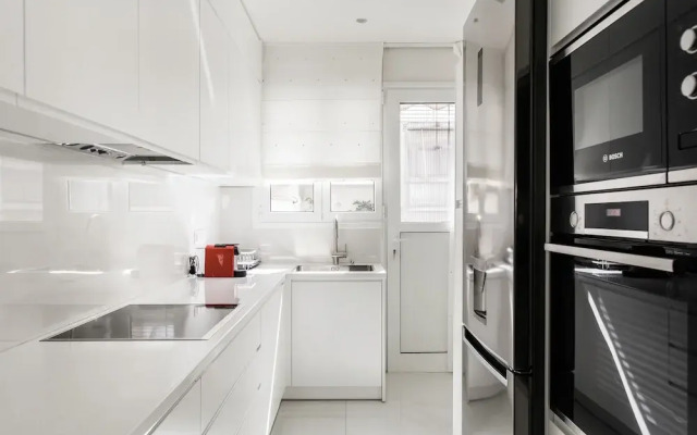 Spectacular 3BR Apartment in Pangrati