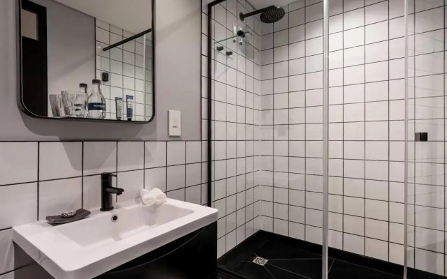 The Onyx Apartment Hotel by NEWMARK