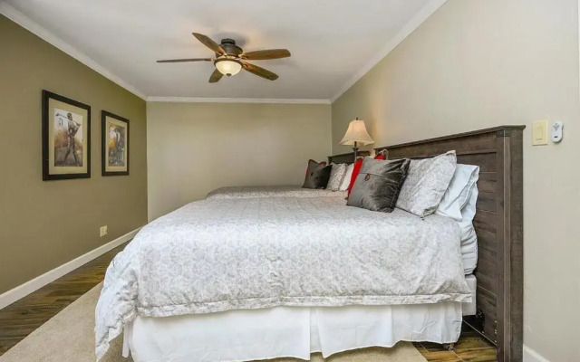 40% OFF Spectacular 1BD Suite inside Silverado