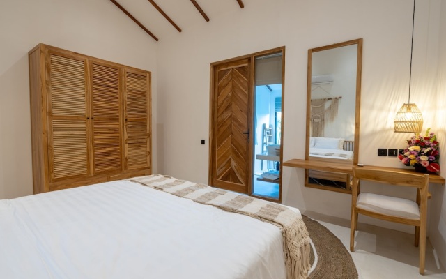 Udara by EVDEkimi - Spacious 4BR Pool villa with Lush garden at Artistic Center of Ubud – Guest Rooms – Ubud