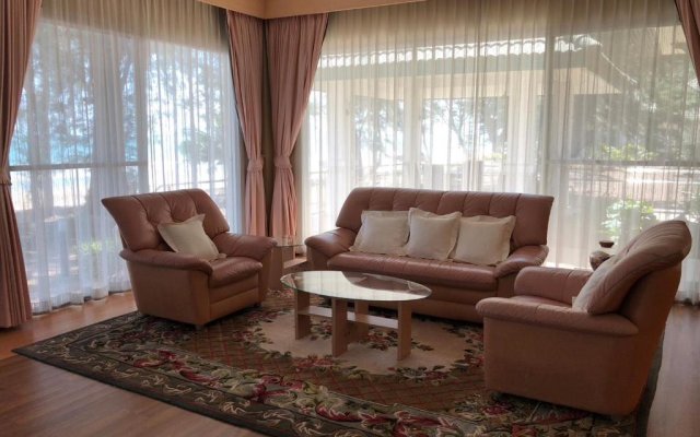 Seapine Beach Golf and Resort Hua Hin