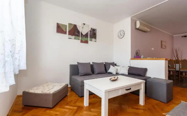 Shabby Chic Apartment ° 1 close to Krk centre