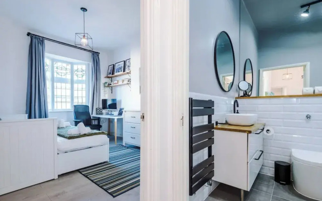 F4 113 Great Hampton Street