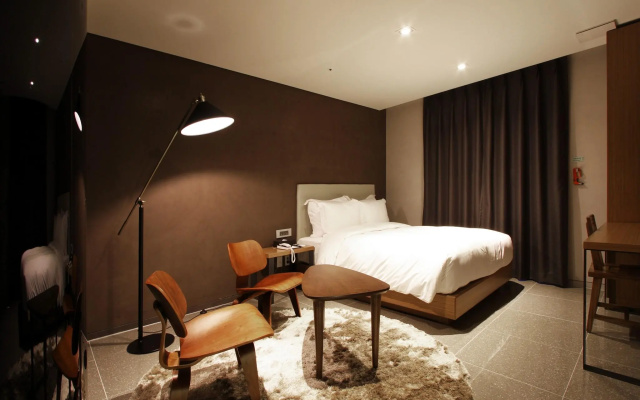 Richwell Hotel
