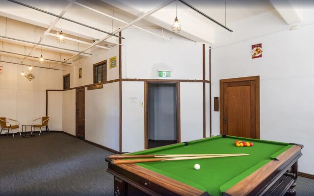 The Old Swan Barracks - Hostel