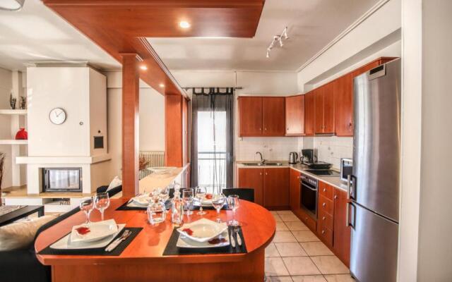 Grand Meteora Central Luxury Apartment