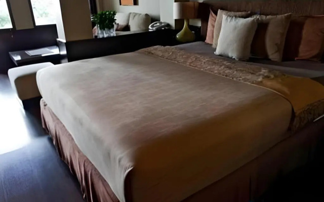 The Valley Resort Hotel