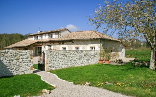 Villa With 4 Bedrooms in Saint Sylvestre sur Lot, With Private Pool an