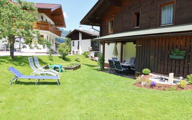 Spacious Apartment in Kleinarl near Ski Lift
