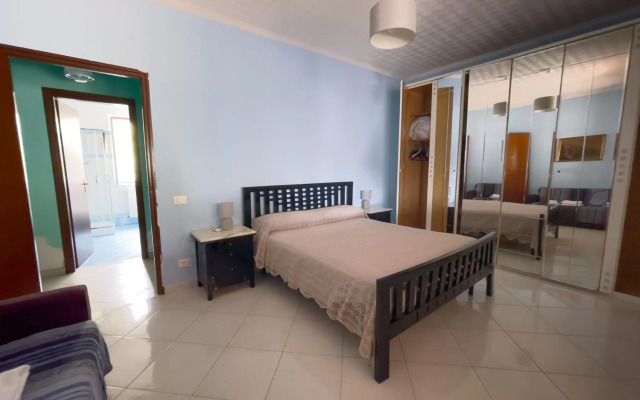 Prajola - Casa al mare, Palmi