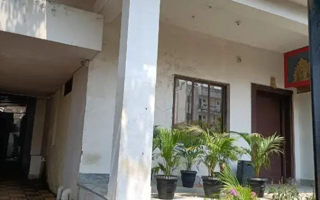 Oyo 87912 Lumbini Imperial