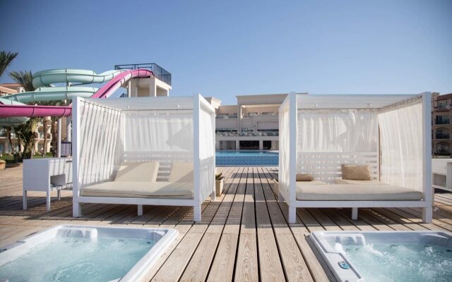 The V Luxury Resort Sahl Hasheesh